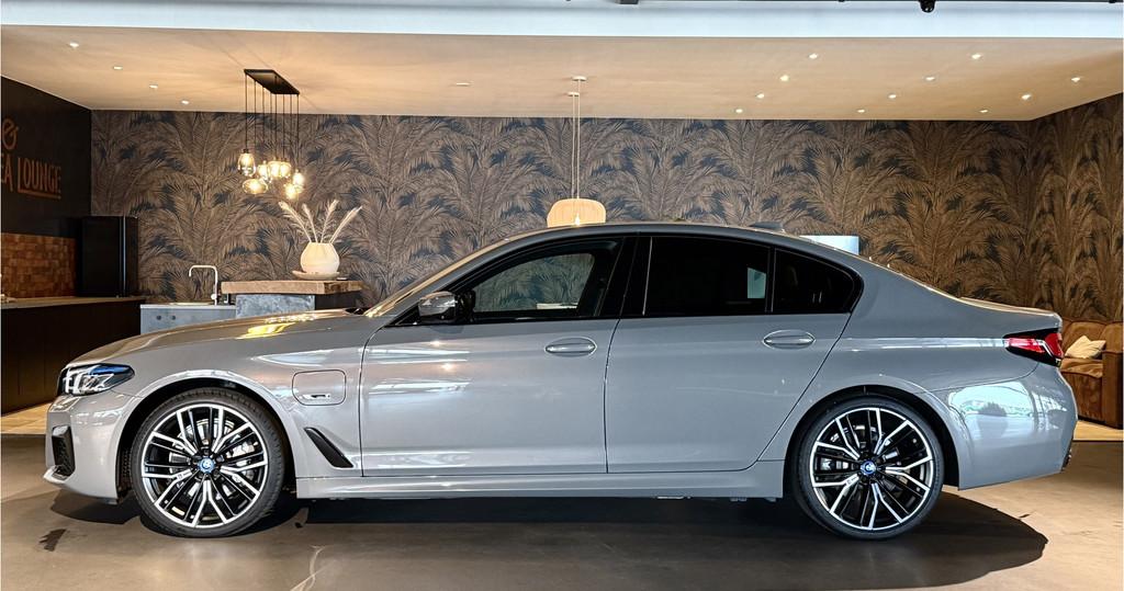 BMW 5 Serie 530e High Exe I 20" I Massage I Head Up, 1998 cc, Gebruikt, Euro 6, 4 cilinders