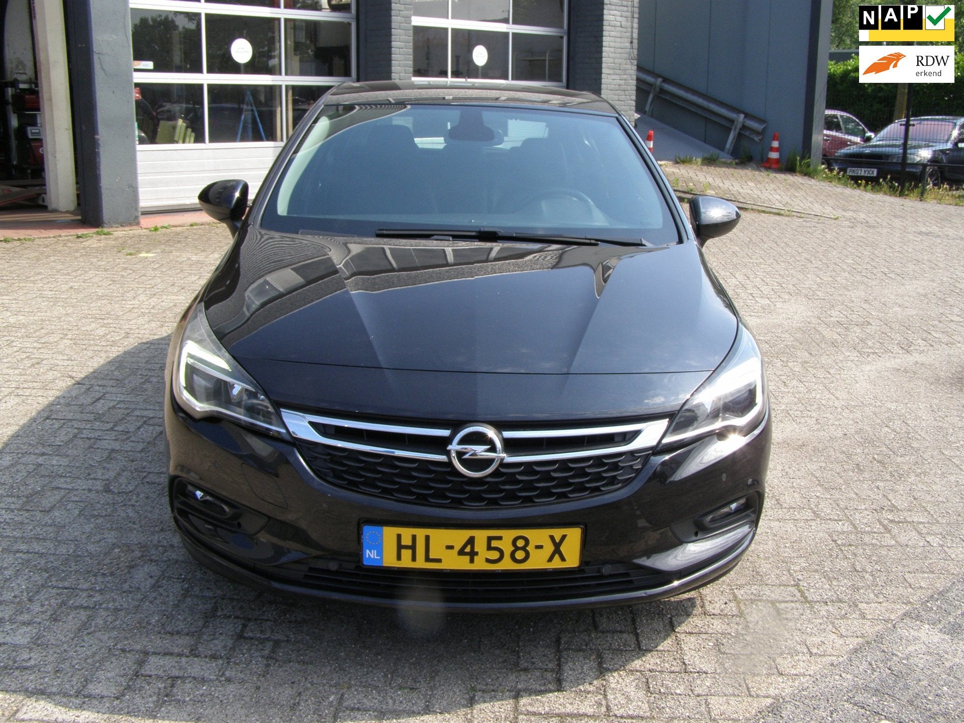 Opel Astra 1.0 Business+ met leren bekleding en apple carpla, Auto's, Gebruikt, 610 kg, LED verlichting, Handgeschakeld