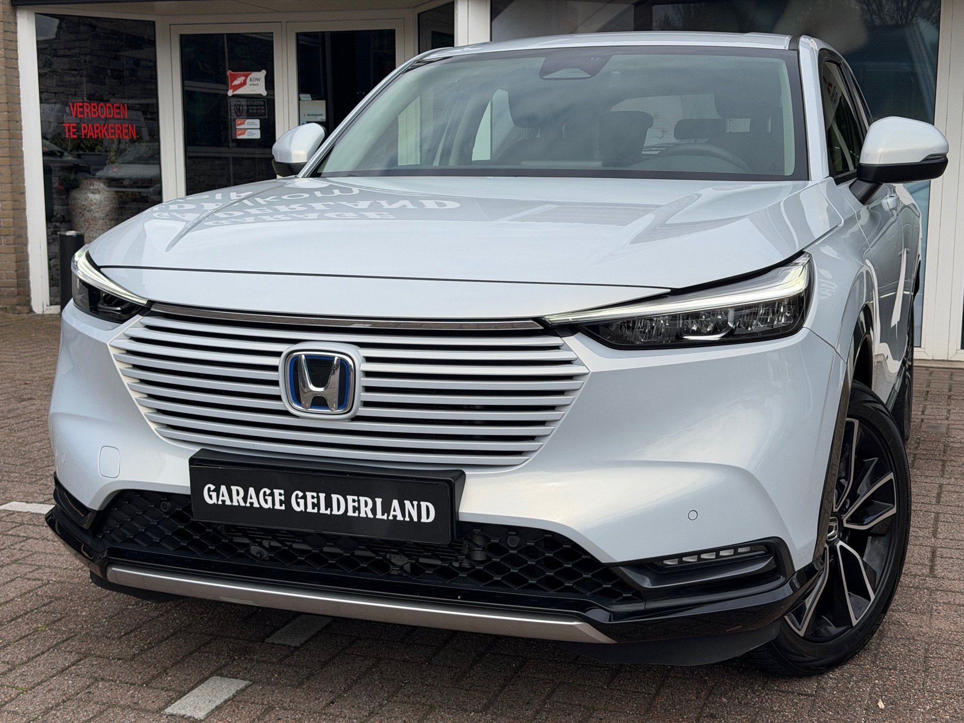 Honda HR-V 1.5 e:HEV Elegance | Parelmoer | Full-Led | Apple, 1380 kg, Zwart, Leder en Stof, Wit