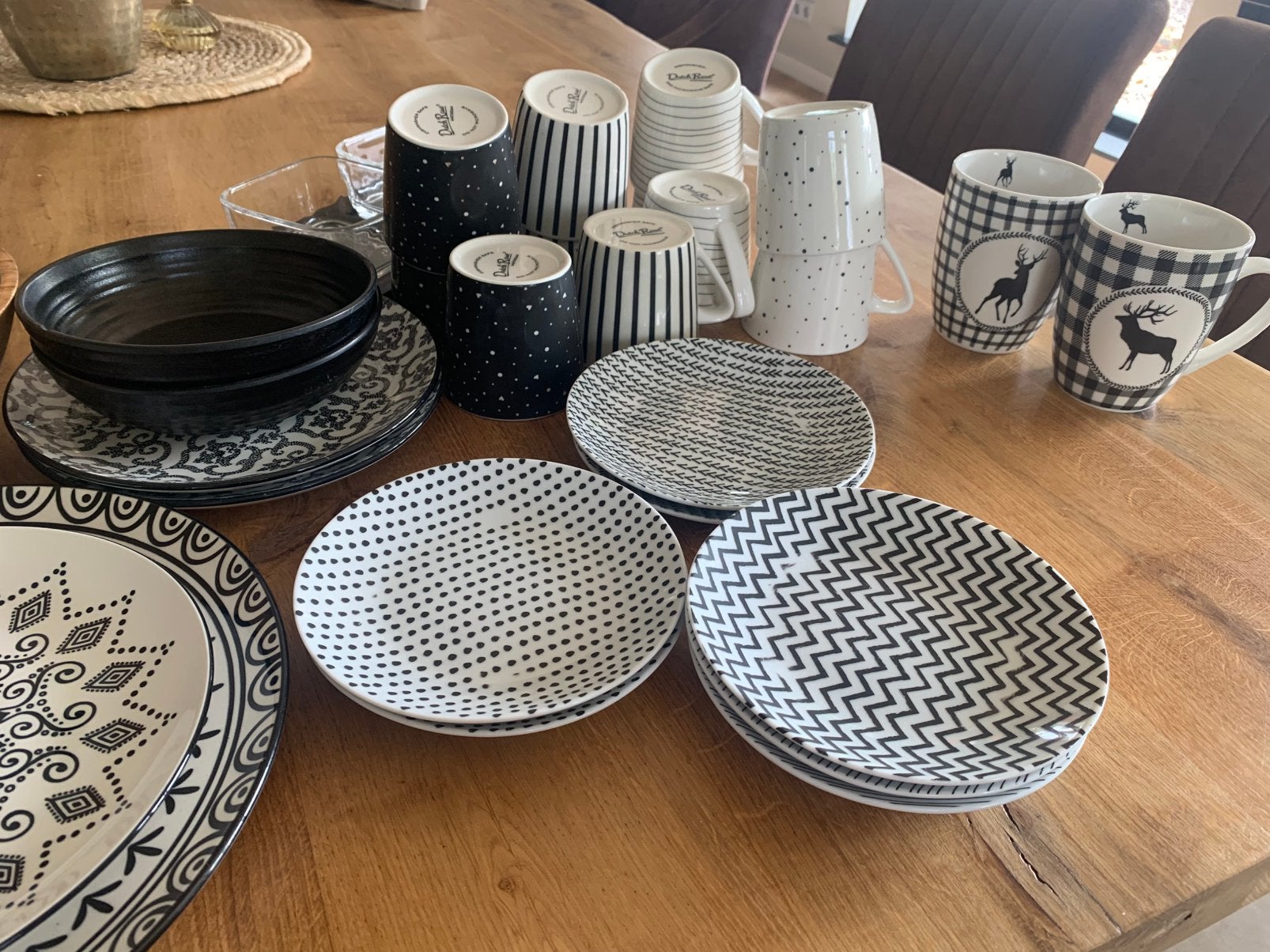 Servies zwart/wit patroon, Ophalen