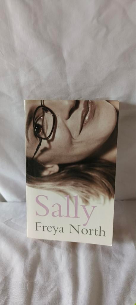 Sally - Freya North (Boek), Ophalen of Verzenden, Gelezen