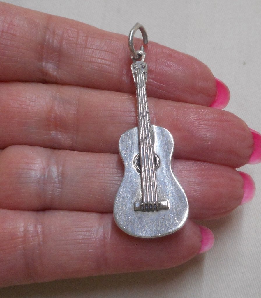 Zilveren royale vintage hanger gitaar nr.1622, Overige voorstellingen, Verzenden, Zo goed als nieuw, Zilver