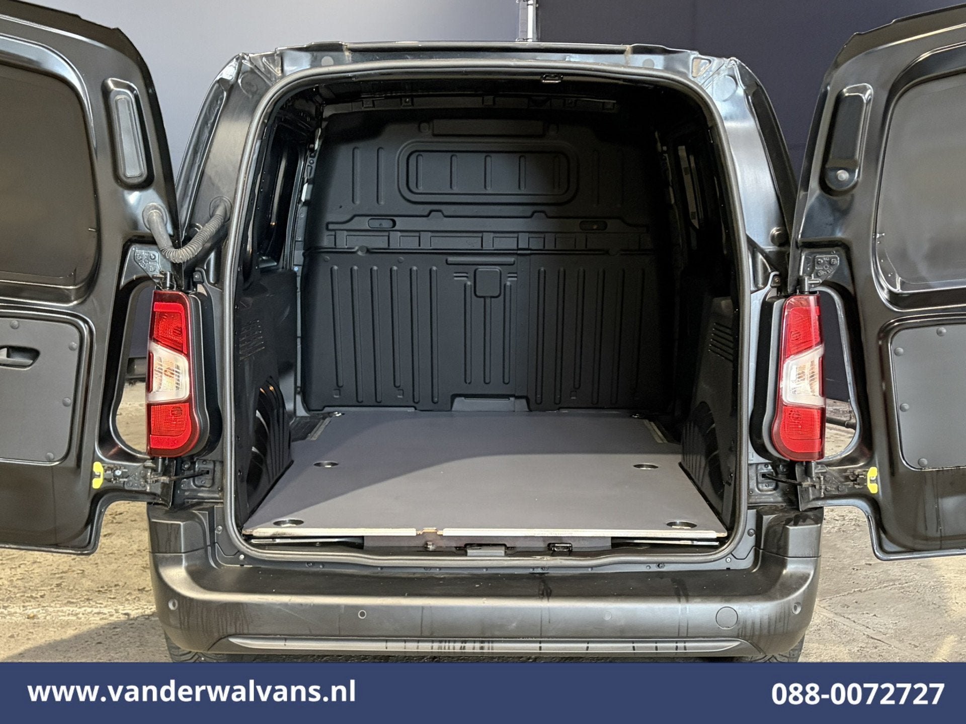 Opel Combo 1.5D 102pk L1H1 Euro6 Airco | Camera | Navigatie, Auto's, Voorwielaandrijving, Dealer onderhouden, Stof, Gebruikt