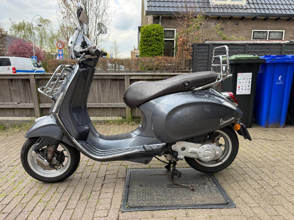 Vespa Primavera 50 45KM Touring Grigio, Fietsen en Brommers, Scooters | Vespa, Ophalen, Gebruikt, Overige modellen, Maximaal 45 km/u