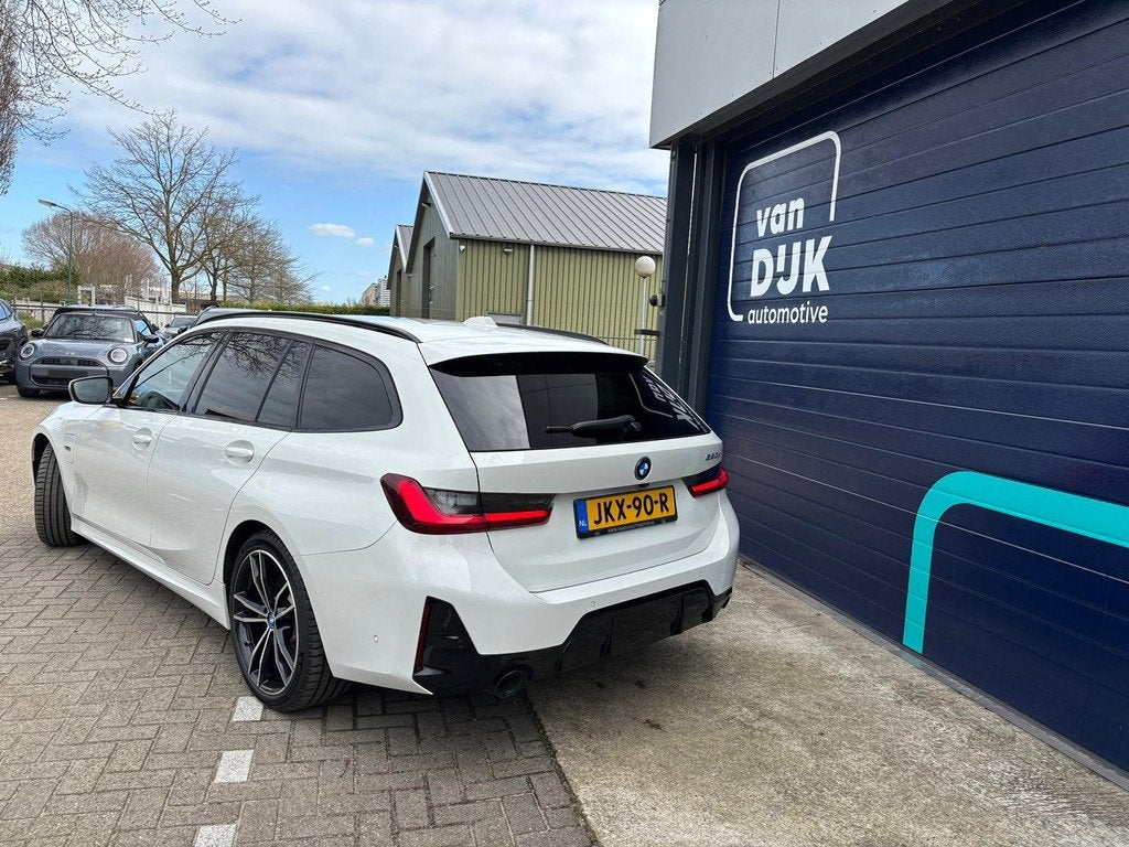 BMW 3 Serie Touring 320e Touring M-Sport PRO PHEV SHADOWLINE, Auto's, BMW, Gebruikt, 4 cilinders, Wit, 204 pk