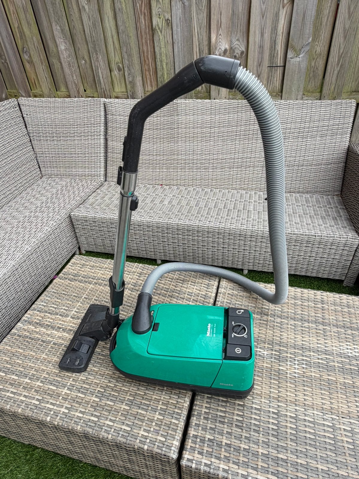 Miele Stofzuiger in perfecte conditie, Ophalen, Gebruikt, Stofzak, 1200 tot 1600 watt