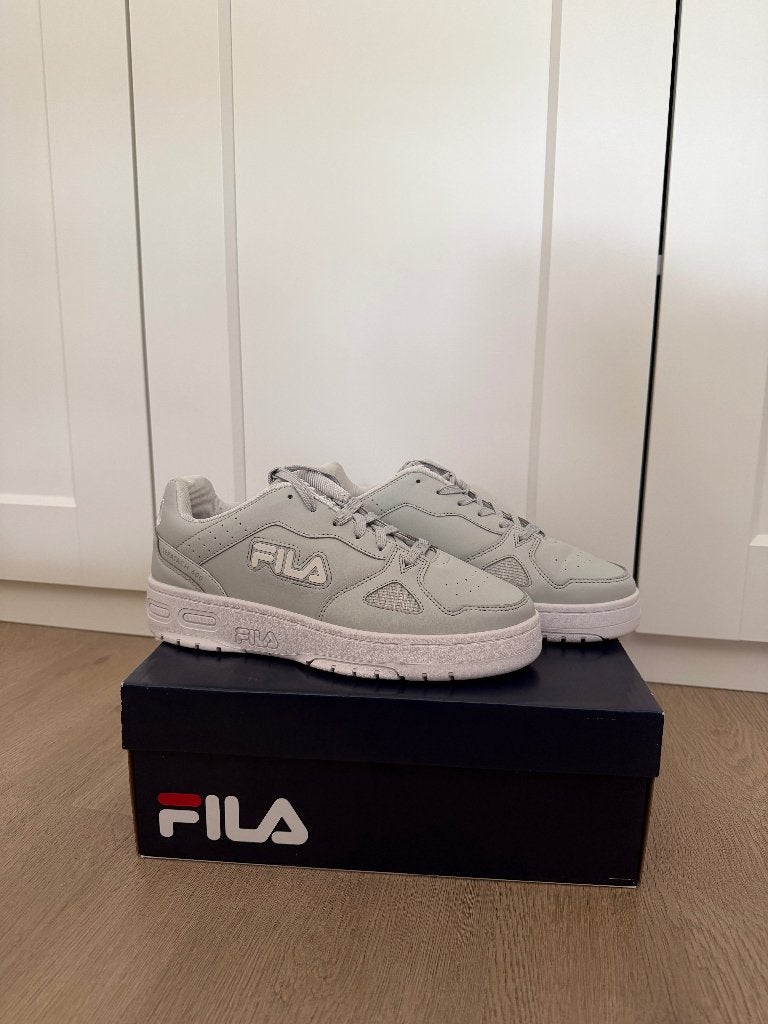 Fila Teratach Sneakers Grijs Wit Maat 39,5, Kleding | Dames, Wit, Nieuw, Ophalen of Verzenden, Sneakers of Gympen