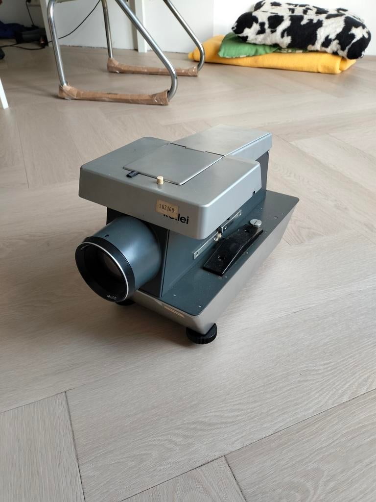 Vintage Rollei diaprojector - Klassieke dia projector, Audio, Tv en Foto, Diaprojectors, Ophalen of Verzenden, Gebruikt
