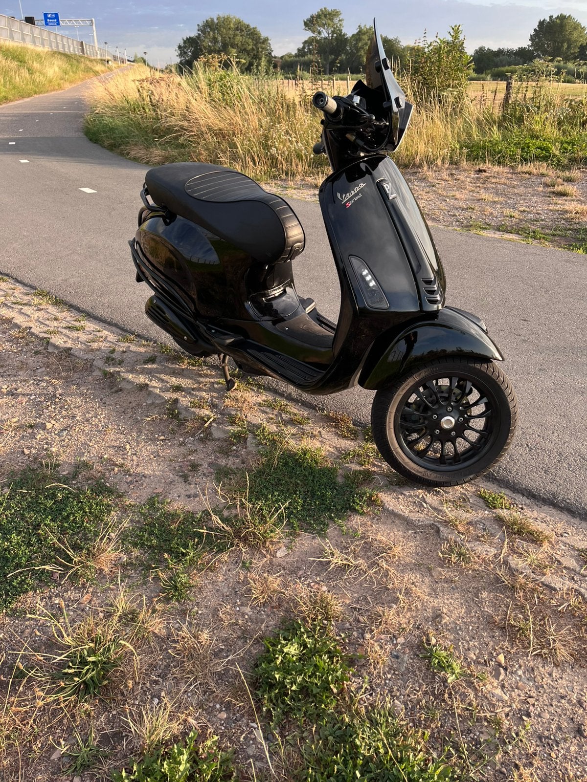 Vespa Sprint Zwart, Ophalen, Zo goed als nieuw, Benzine