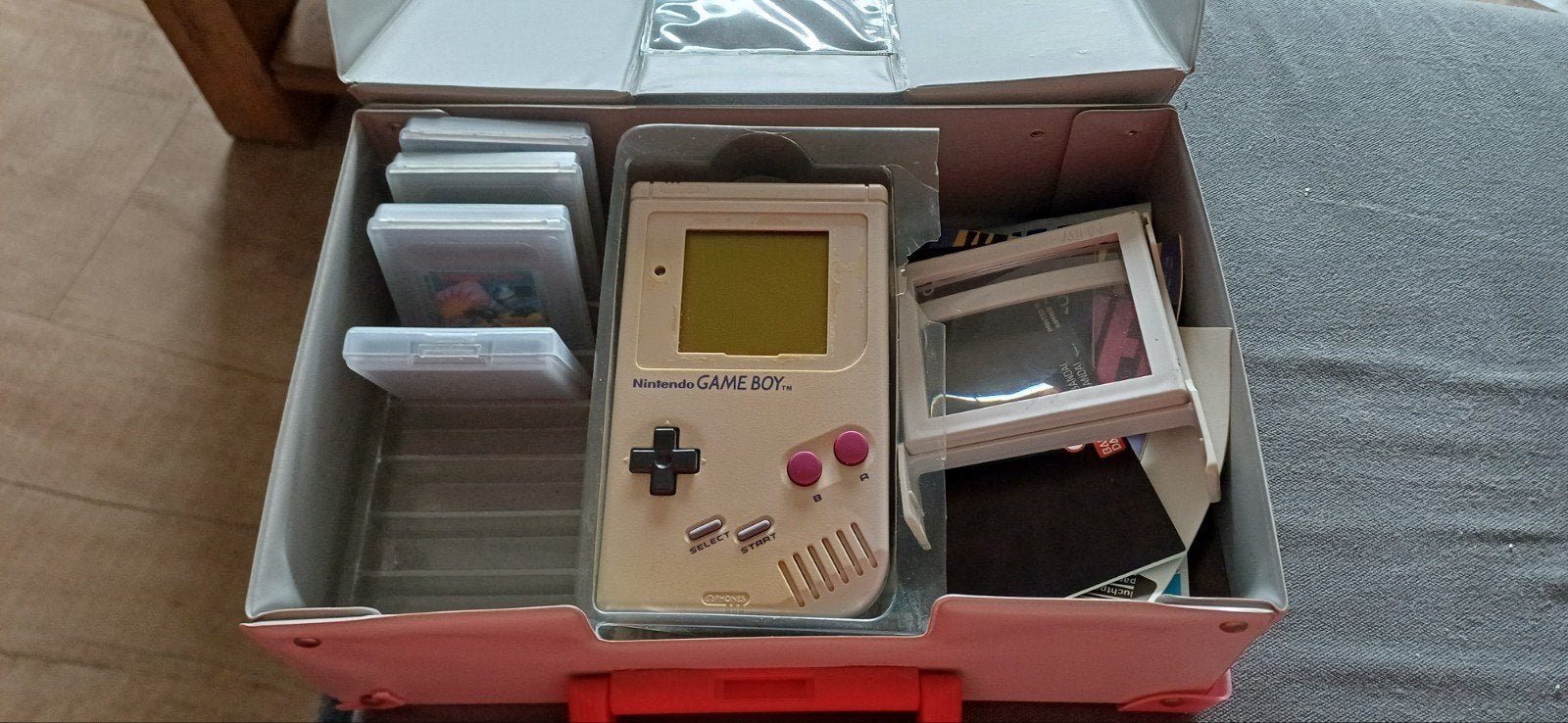Classic Game Boy met 5 spellen, boekjes en vergrootglas, Spelcomputers en Games, Ophalen of Verzenden, Gebruikt, Game Boy Classic