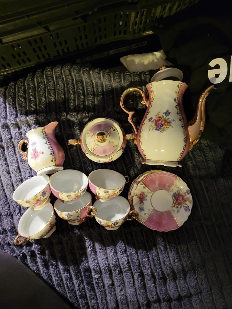 Koffie/thee servies met gouden accenten en bloemmotief, Ophalen of Verzenden