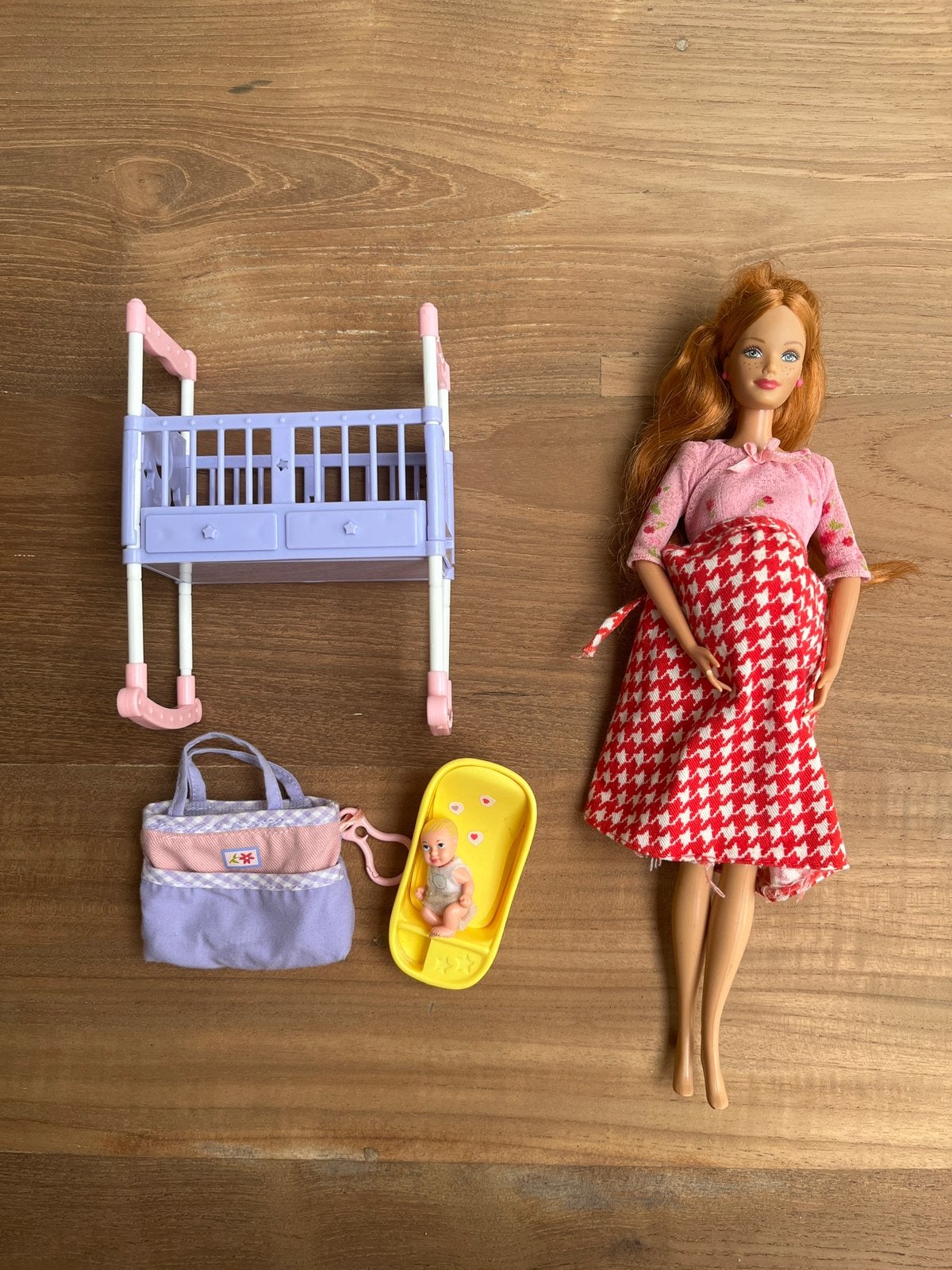 Barbie zwangere buik met baby, Ophalen of Verzenden, Zo goed als nieuw, Barbie