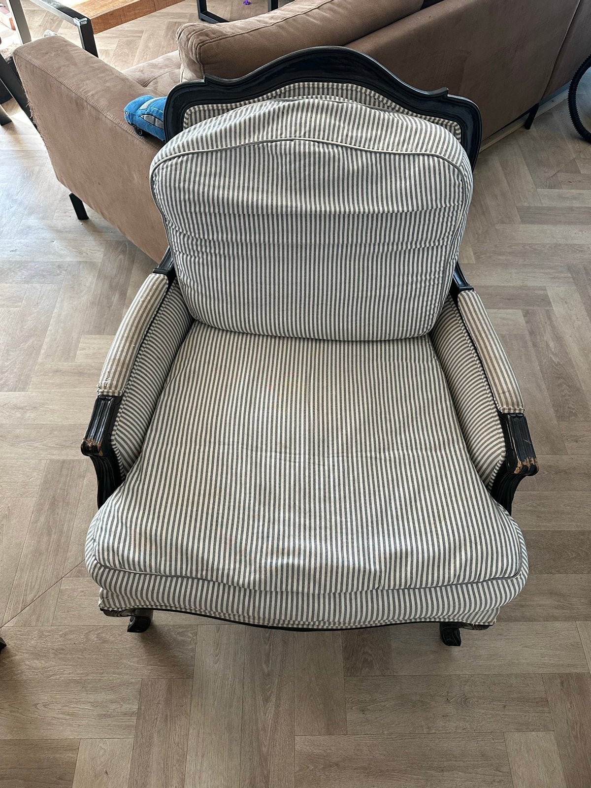 Klassieke barok fauteuil met gestreepte bekleding., Ophalen of Verzenden