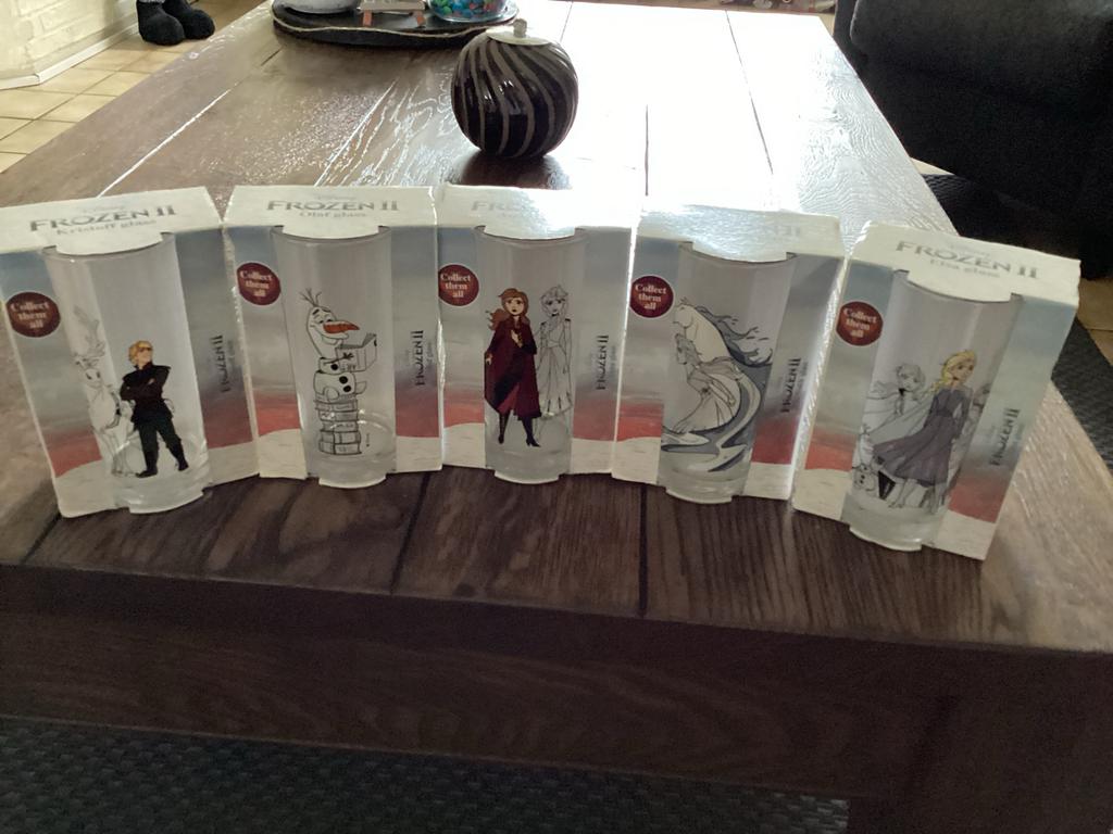 5 Nieuwe Frozen II glazen, Ophalen, Nieuw, Frisdrankglas