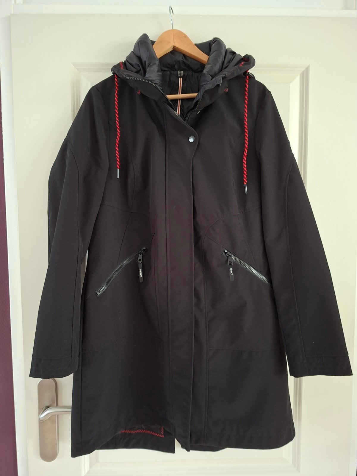 Zwarte DISTRICT softshell jas - Maat 40, Kleding | Dames, Jassen | Winter, Maat 38/40 (M), Zwart, Ophalen of Verzenden, Zo goed als nieuw