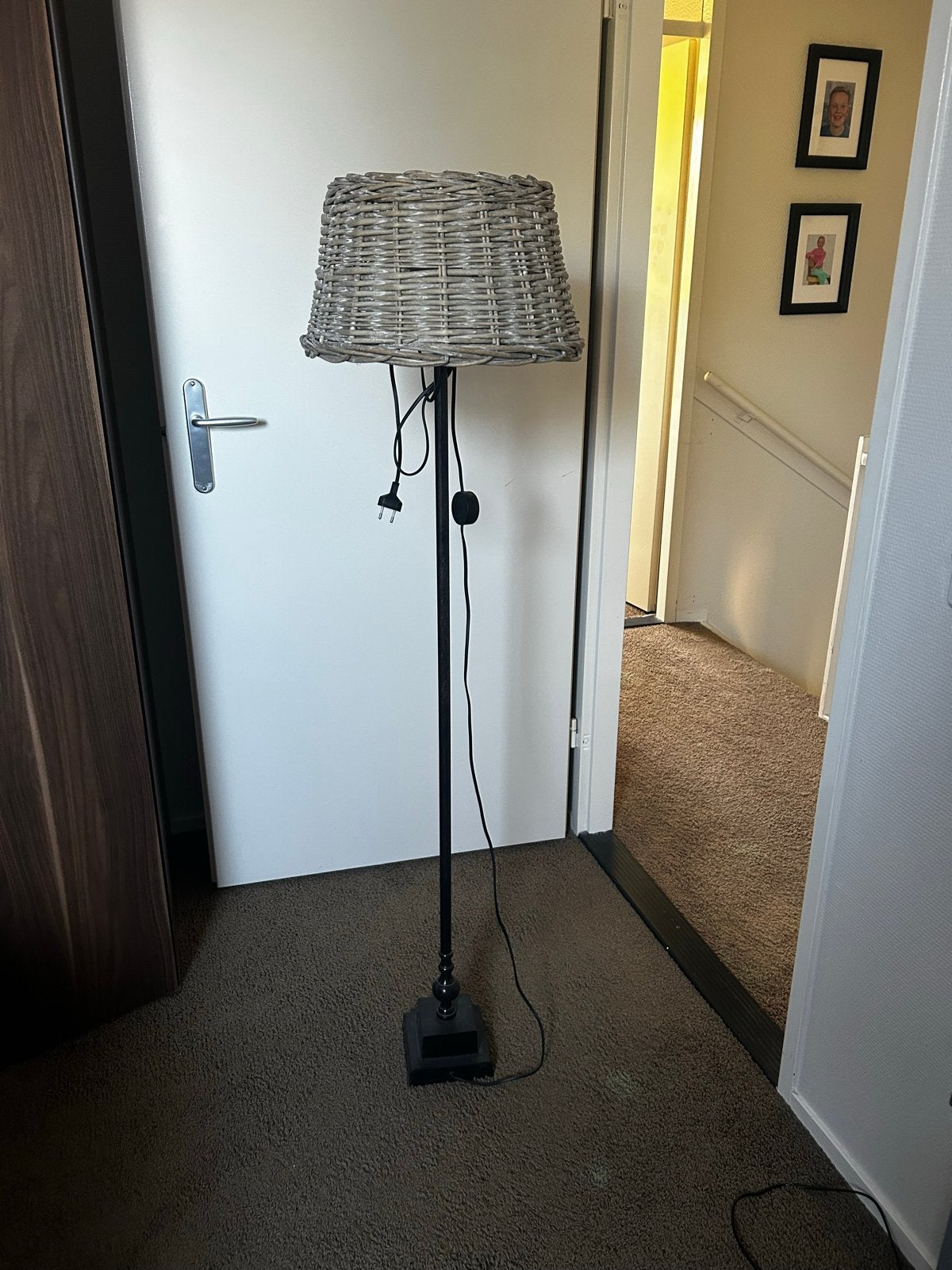 Staande lamp met rieten kap, Ophalen, Gebruikt, Natuurlijk materiaal, E27 (groot)