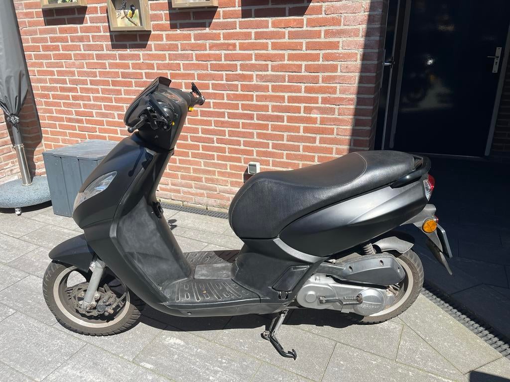 Peugeot kisbee Scooter 2012    45km/h, Ophalen, Gebruikt, Overige modellen, Maximaal 45 km/u