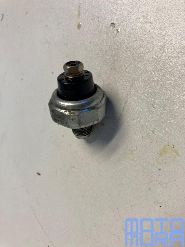 Olie drukschakelaar Suzuki GSXR 1000 2001 K1 - K4 2004, Motoren, Gebruikt, -, -, Ophalen of Verzenden