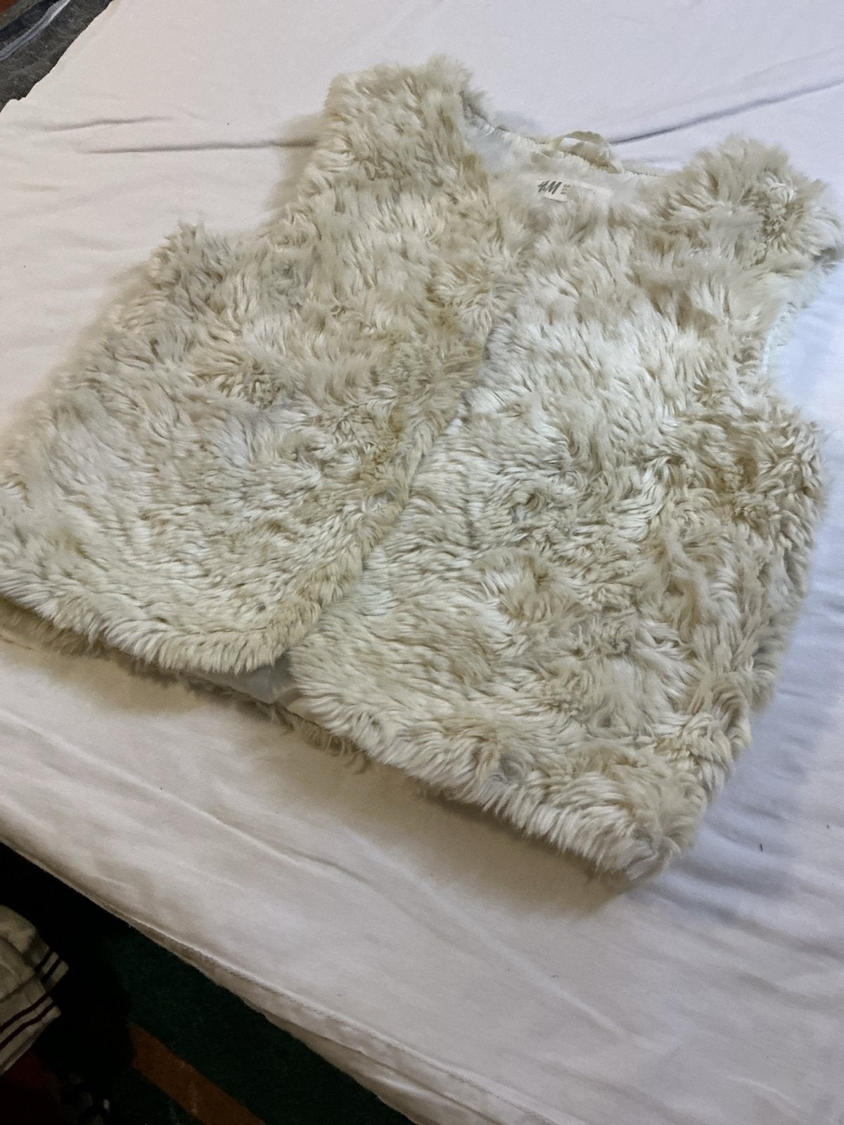 H&M Faux Fur Gilet - Crèmekleurig meisjes maat 140, Kinderen en Baby's, Ophalen of Verzenden, Zo goed als nieuw