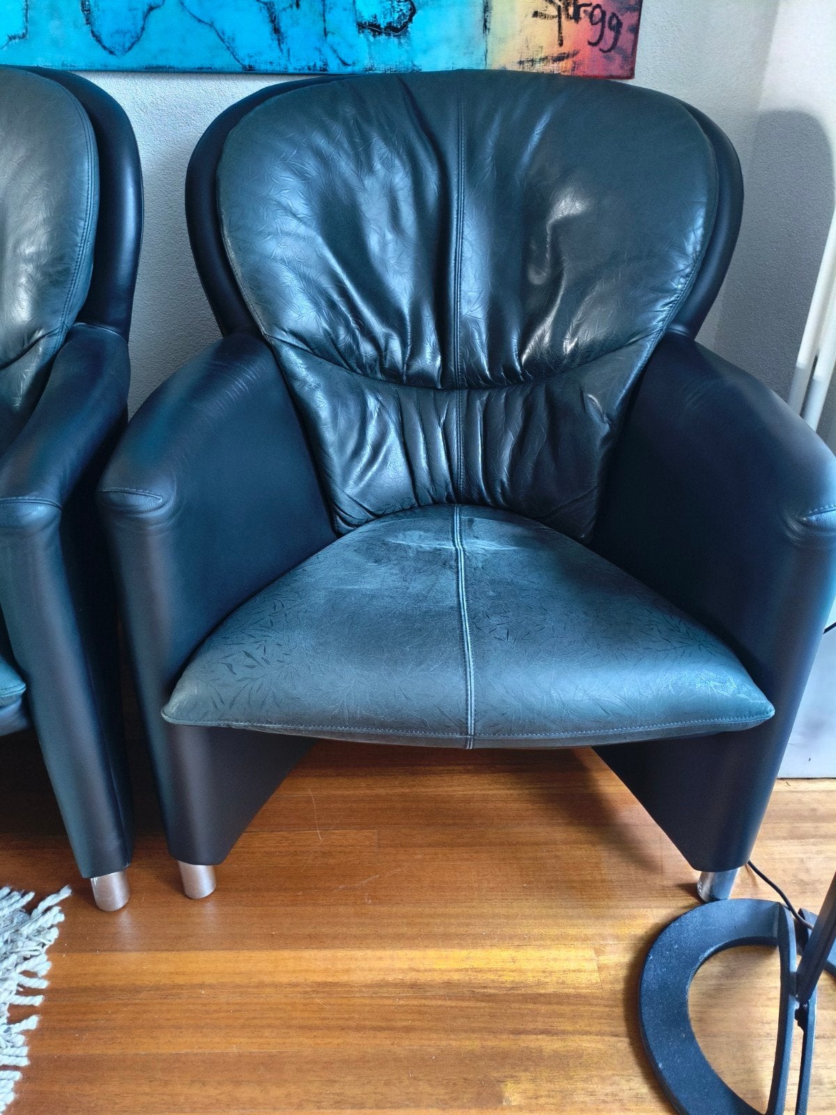 2 zwarte leren Leolux fauteuils met hocker, Huis en Inrichting, Fauteuils, Ophalen of Verzenden, Zo goed als nieuw, 75 tot 100 cm