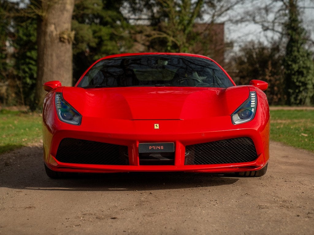 Ferrari 488 GTB | Racing seats | JBL | Carbon interior | Cam, Auto's, Ferrari, Automaat, Achterwielaandrijving, Gebruikt, Bedrijf