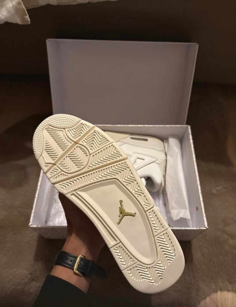 Nike Air Jordan 4 Metallic Gold– Size 43 – QUICK SALE, Wit, Nieuw, Ophalen of Verzenden, Sneakers of Gympen