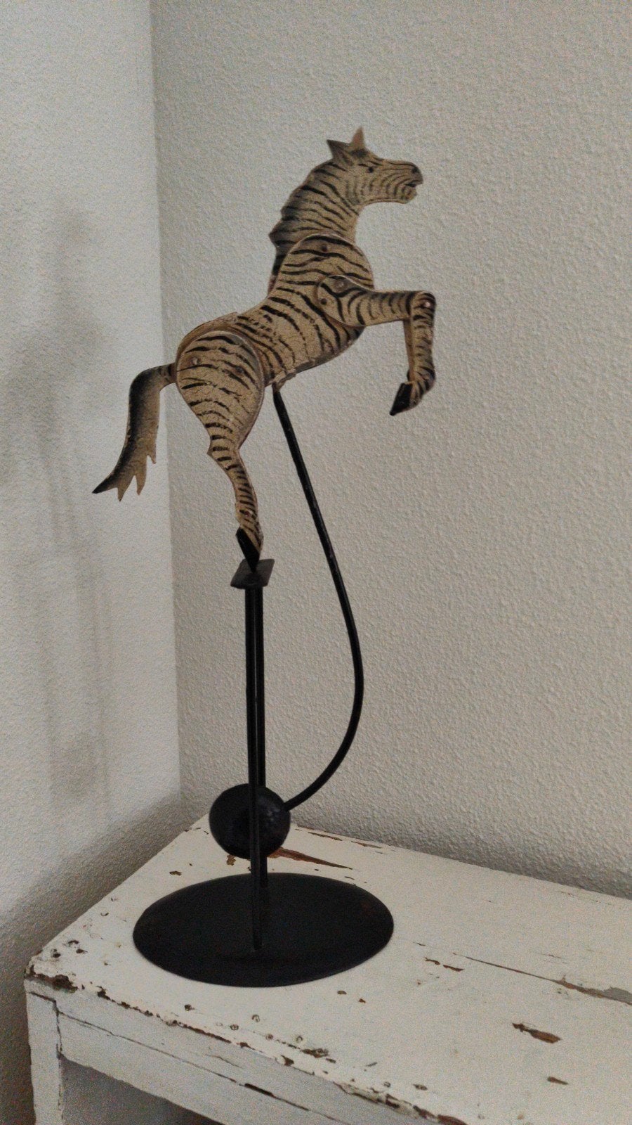Oud bewegend paard, Ophalen of Verzenden, Zo goed als nieuw, Paard, Beeldje of Figuurtje