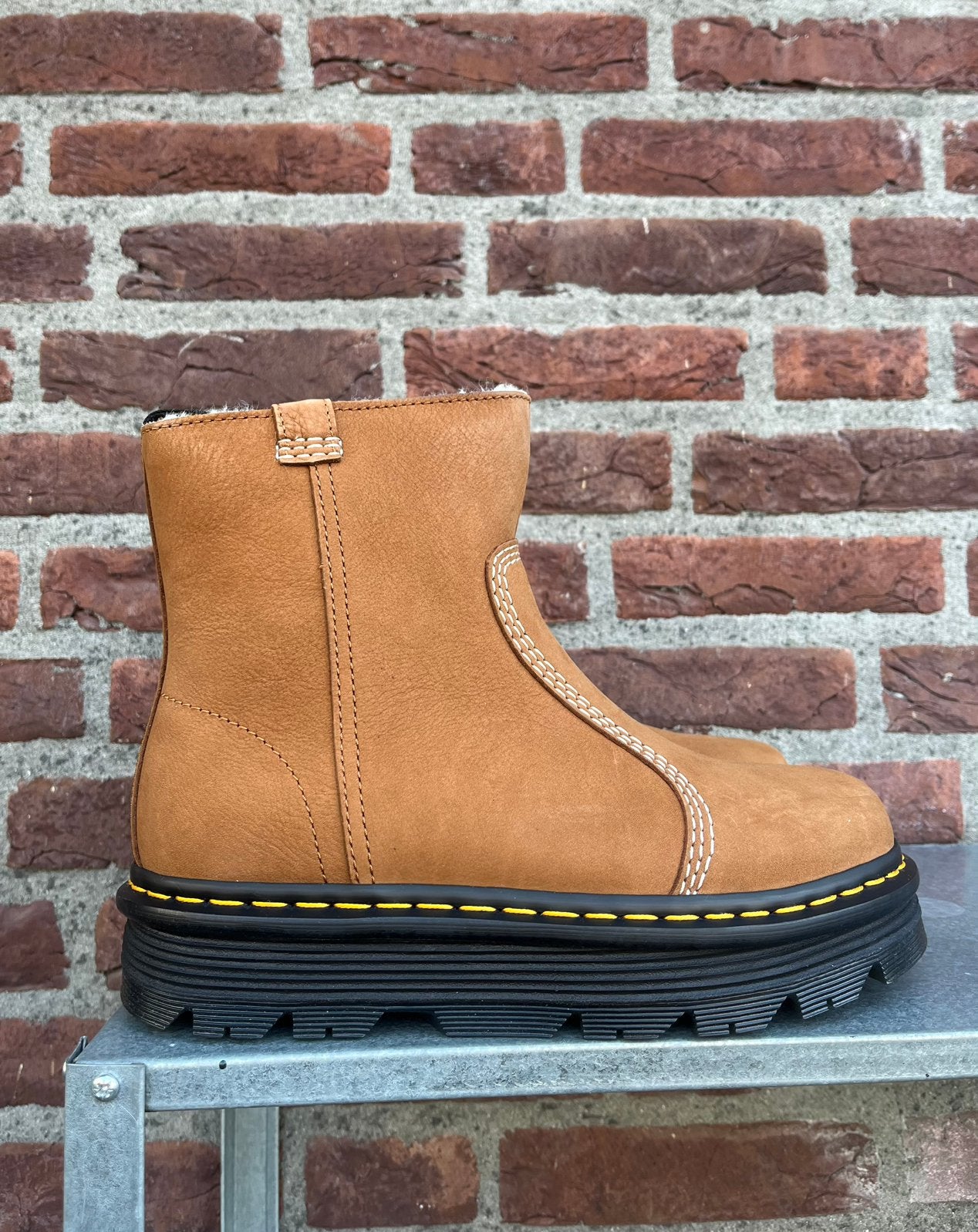 Dr. Martens Zebzag rigger fur lined maat 38 en 40, Dr. Martens, -, Lage of Enkellaarzen, Nieuw