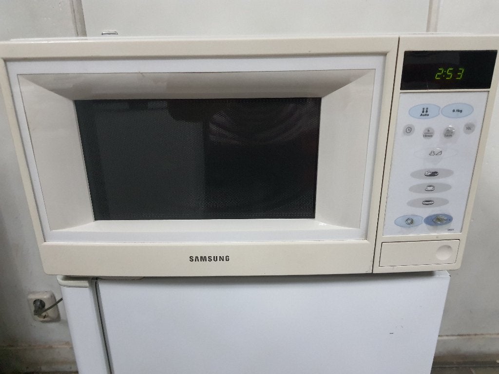 Samsung solo magnetron werkt Super, Witgoed en Apparatuur, Magnetrons, Ophalen, Draaiplateau, Magnetron, Zo goed als nieuw
