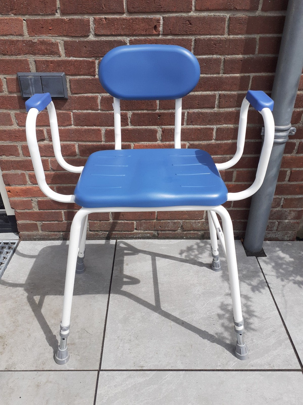Douchestoel met armleuningen, Diversen, Ophalen