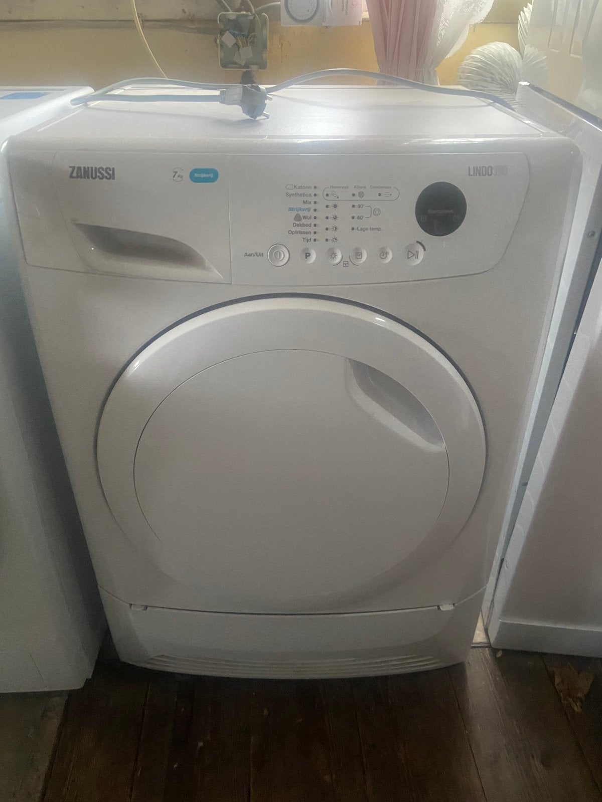 Condensdroger van Zanussi 7 kg, Ophalen, 6 tot 8 kg, Zo goed als nieuw, Voorlader