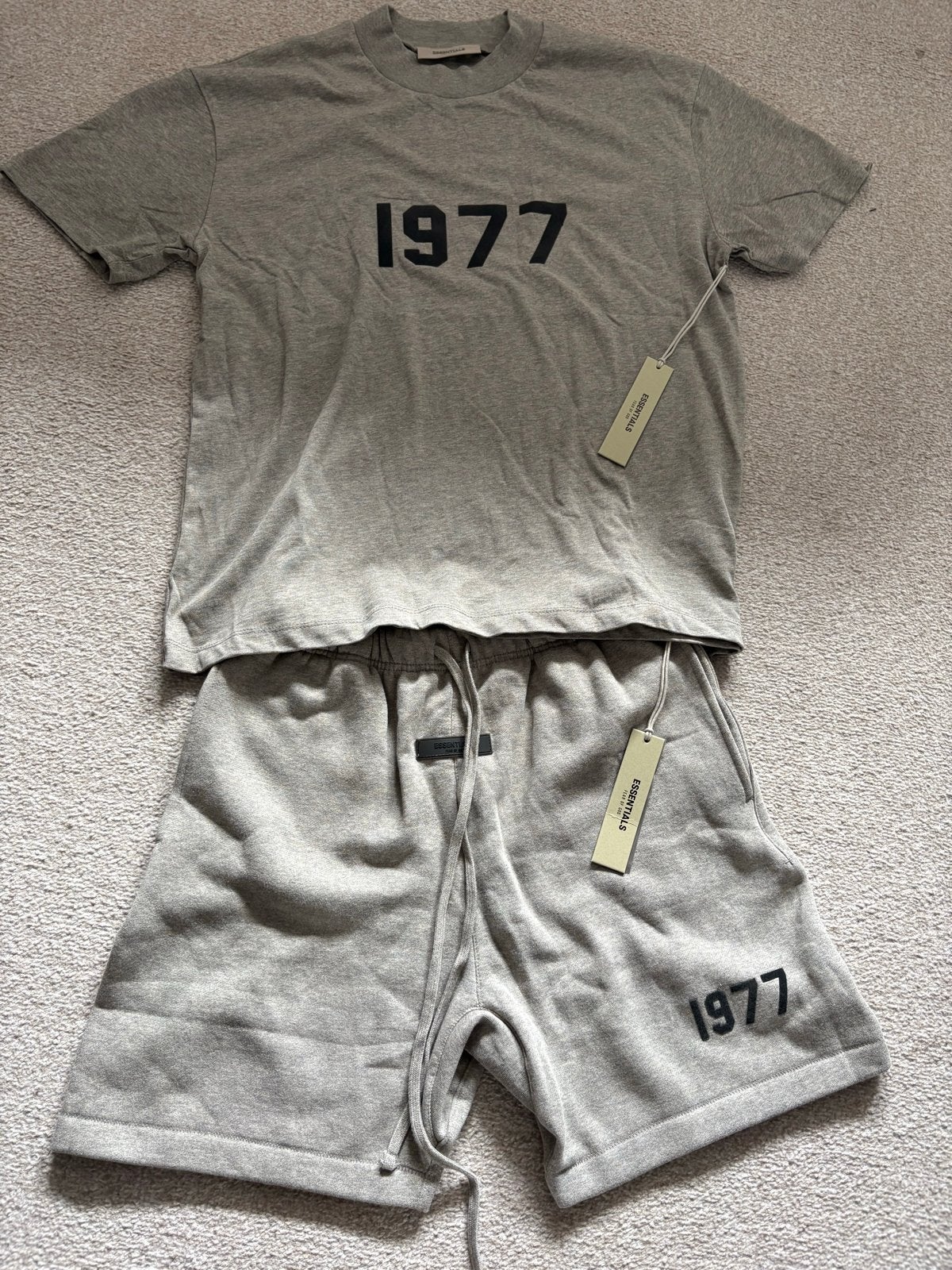 Essentials Fear of God 1977 T-shirt en Short Set, Ophalen of Verzenden, Nieuw