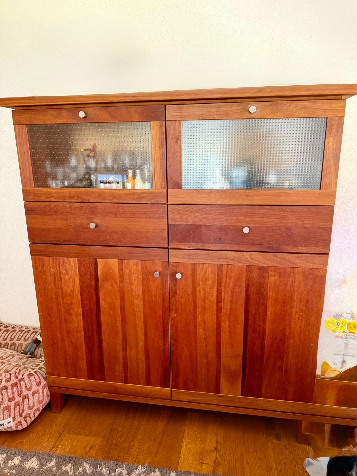 Mooie kwaliteit kast kersenhout met mat glas, Ophalen, Zo goed als nieuw, 25 tot 50 cm, 100 tot 150 cm