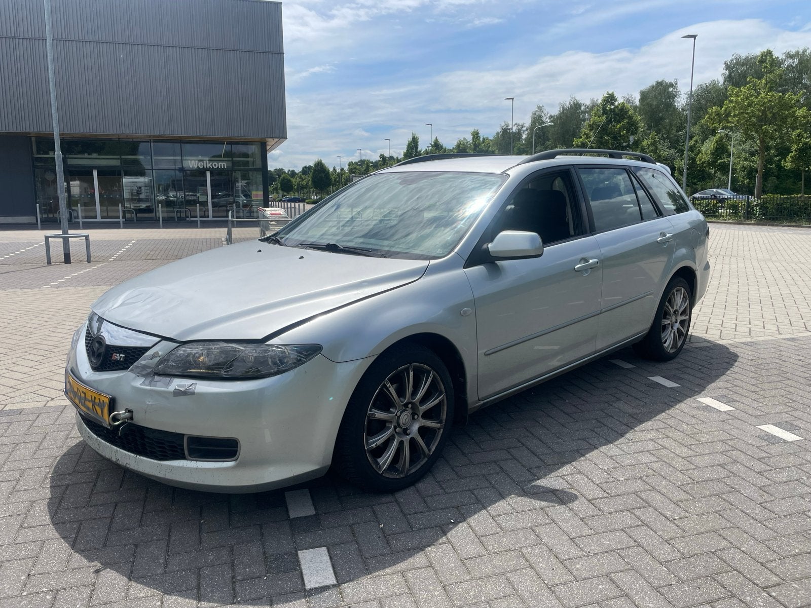 Mazda 6 2.0 Sportbreak AUT 2005 Grijs snelle handel, Auto's, 1380 kg, 4 cilinders, 550 kg, Zilver of Grijs