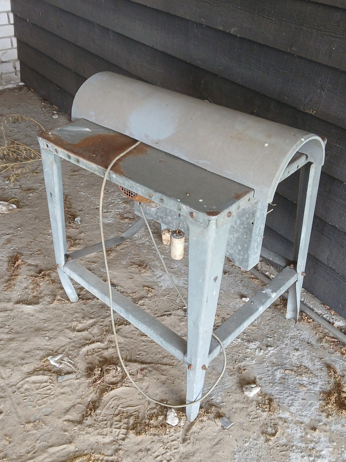Robuuste zaagtafel voor haardhout, Ophalen, Gebruikt, Cirkelzaag, 30 tot 70 mm