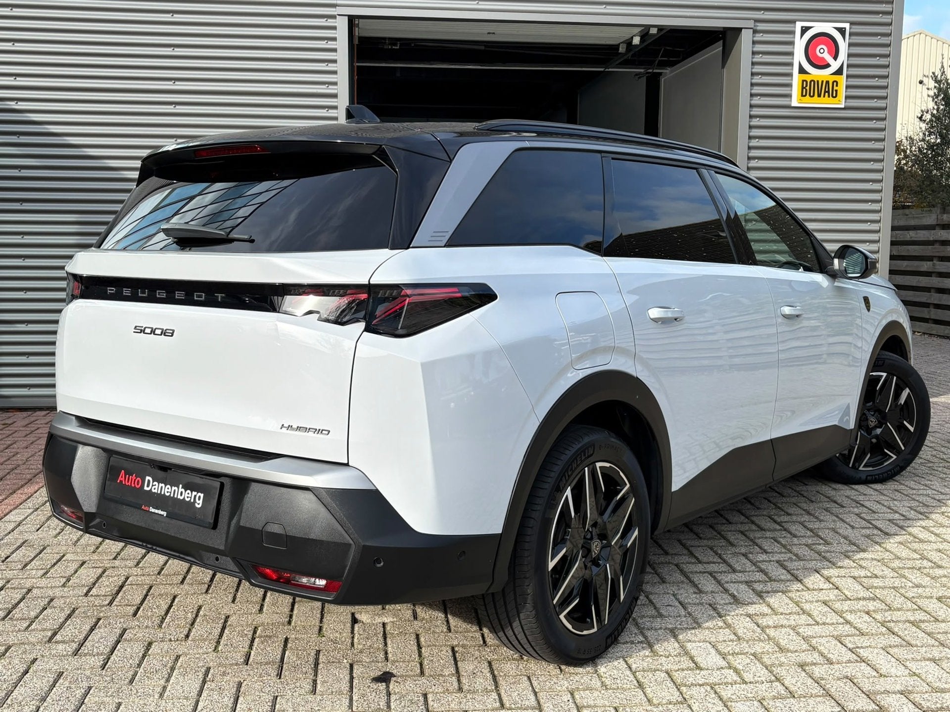 Peugeot 5008 1.2 Hybrid GT-line 7 persoons, Auto's, Zwart, 1199 cc, 7 stoelen, Wit