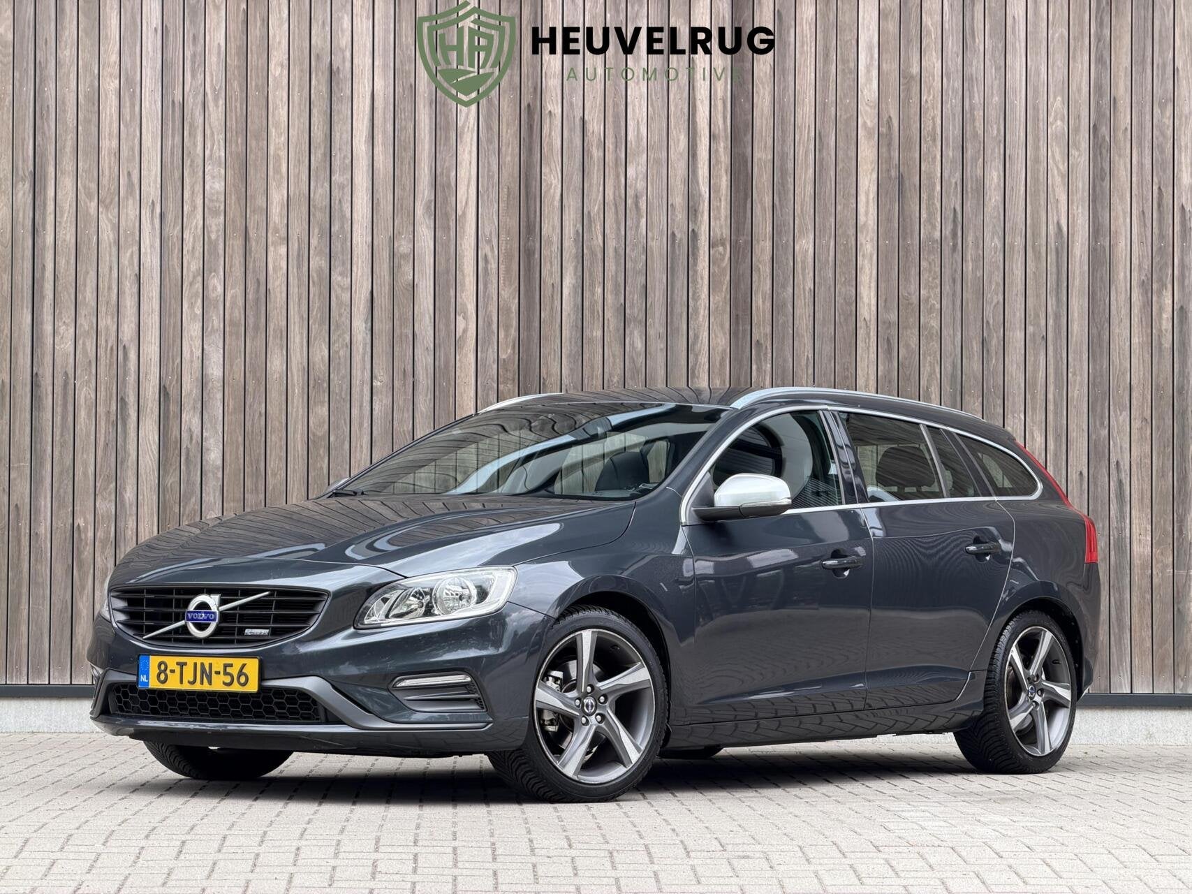 Volvo V60 1.6 T4 R-Design | TREKHAAK | LEDER | NL-AUTO, Auto's, Voorwielaandrijving, Gebruikt, 4 cilinders, 179 pk