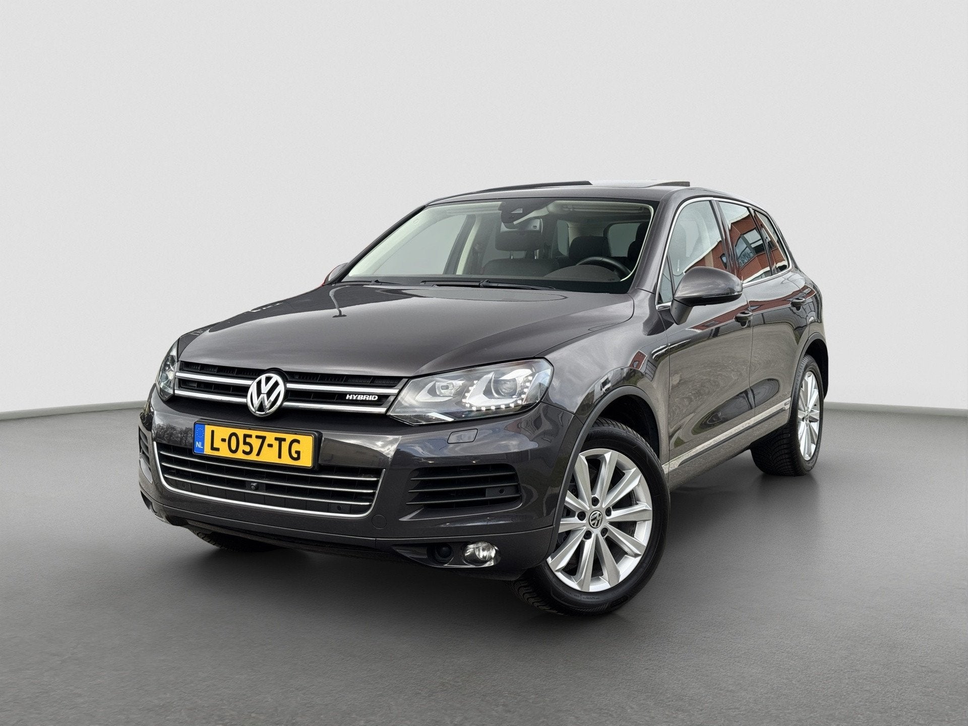 Volkswagen Touareg 3.0 TSI Hybrid | Pano | Trekhaak | Luchtv, Auto's, Euro 5, Gebruikt, 2995 cc, Open dak