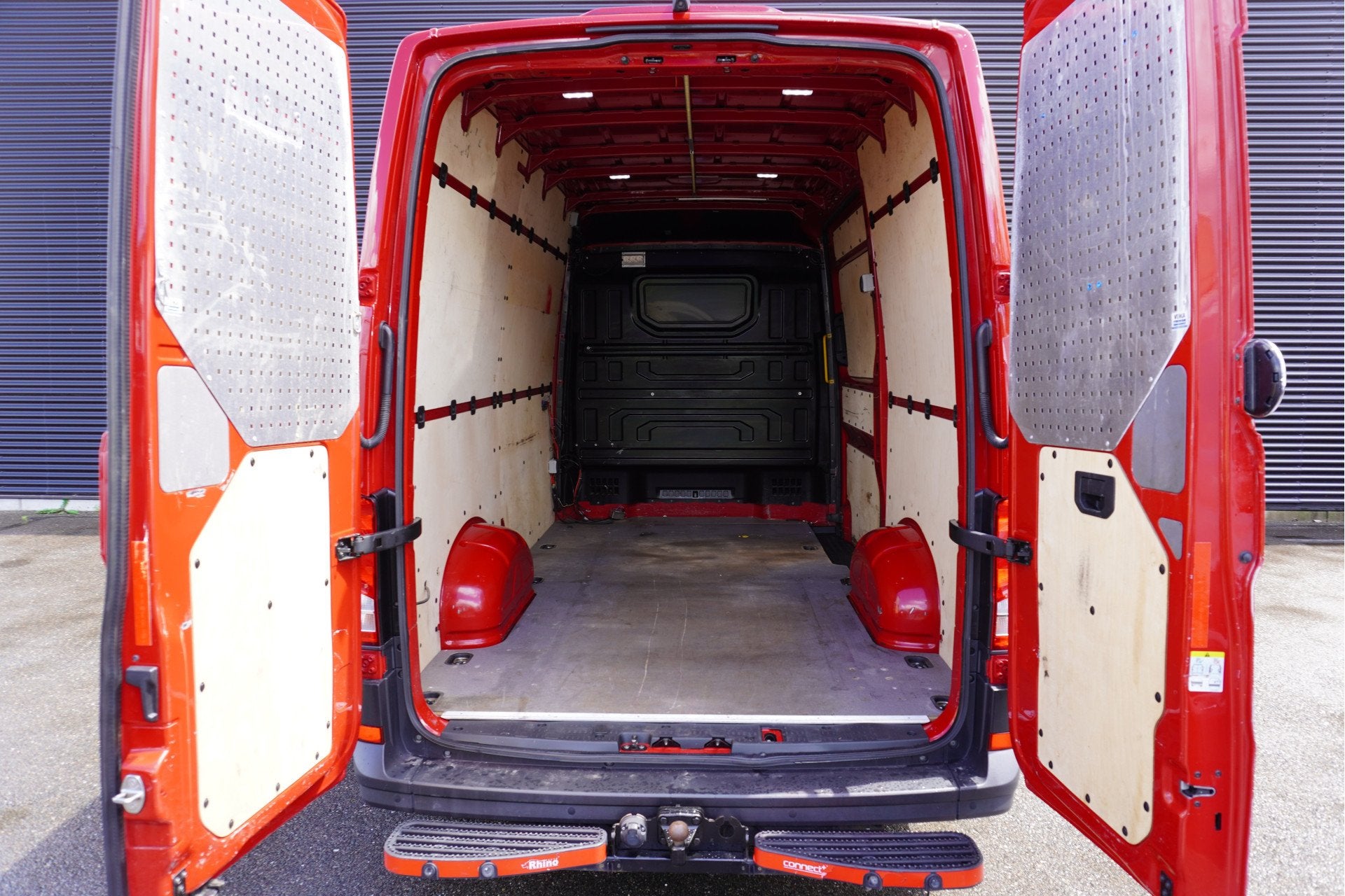 Volkswagen Crafter 180pk Automaat L3H3/L2H2 LED Apple Carpla, Auto's, Gebruikt, Zwart, 4 cilinders, Volkswagen