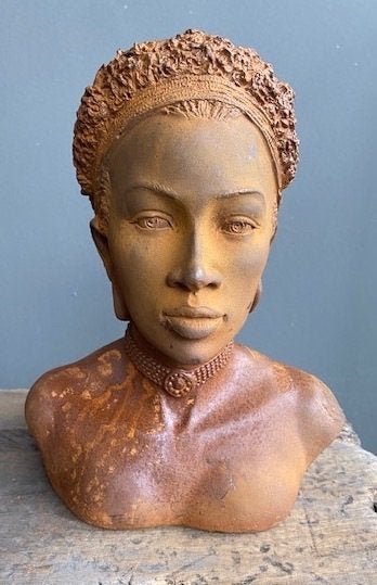 Gietijzeren borstbeeld Afrikaanse vrouw haarband Of ketting., Ophalen of Verzenden, Nieuw, Metaal, Mensenbeeld