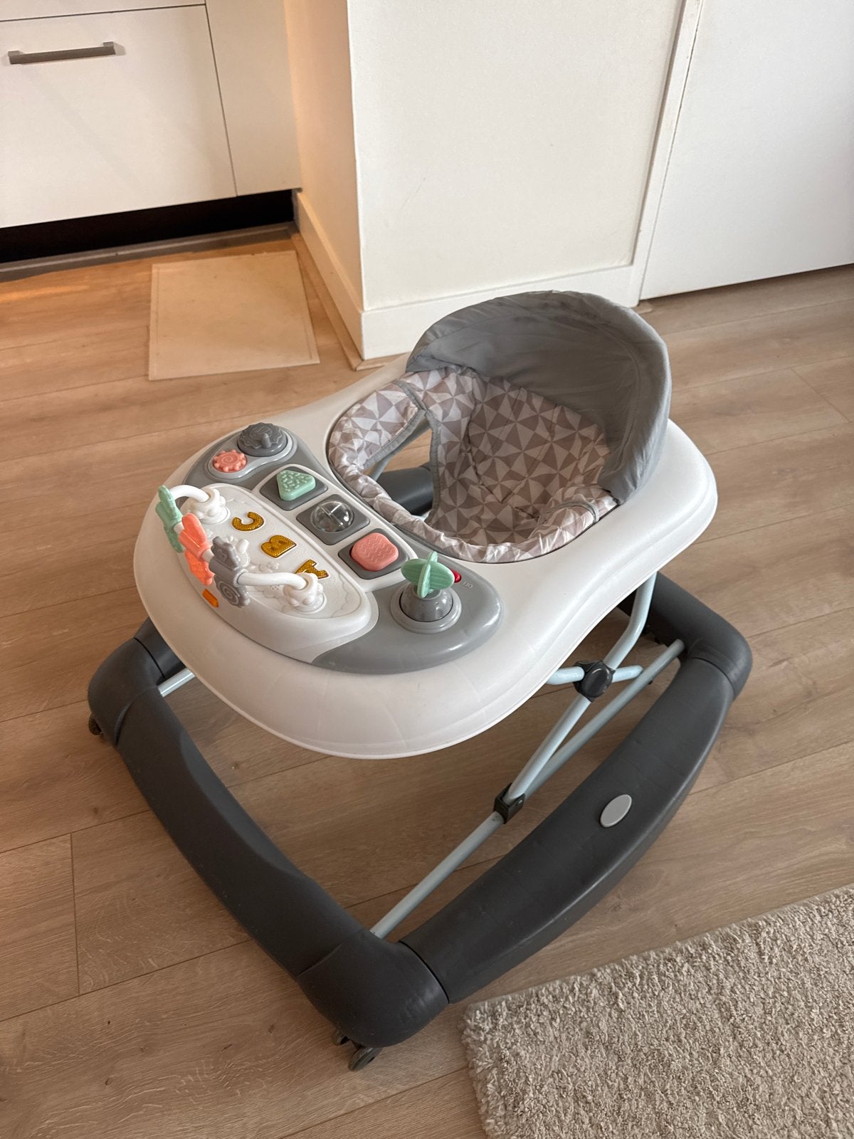 Babywalker met speelblad - Zo goed als nieuw, Ophalen, Zo goed als nieuw