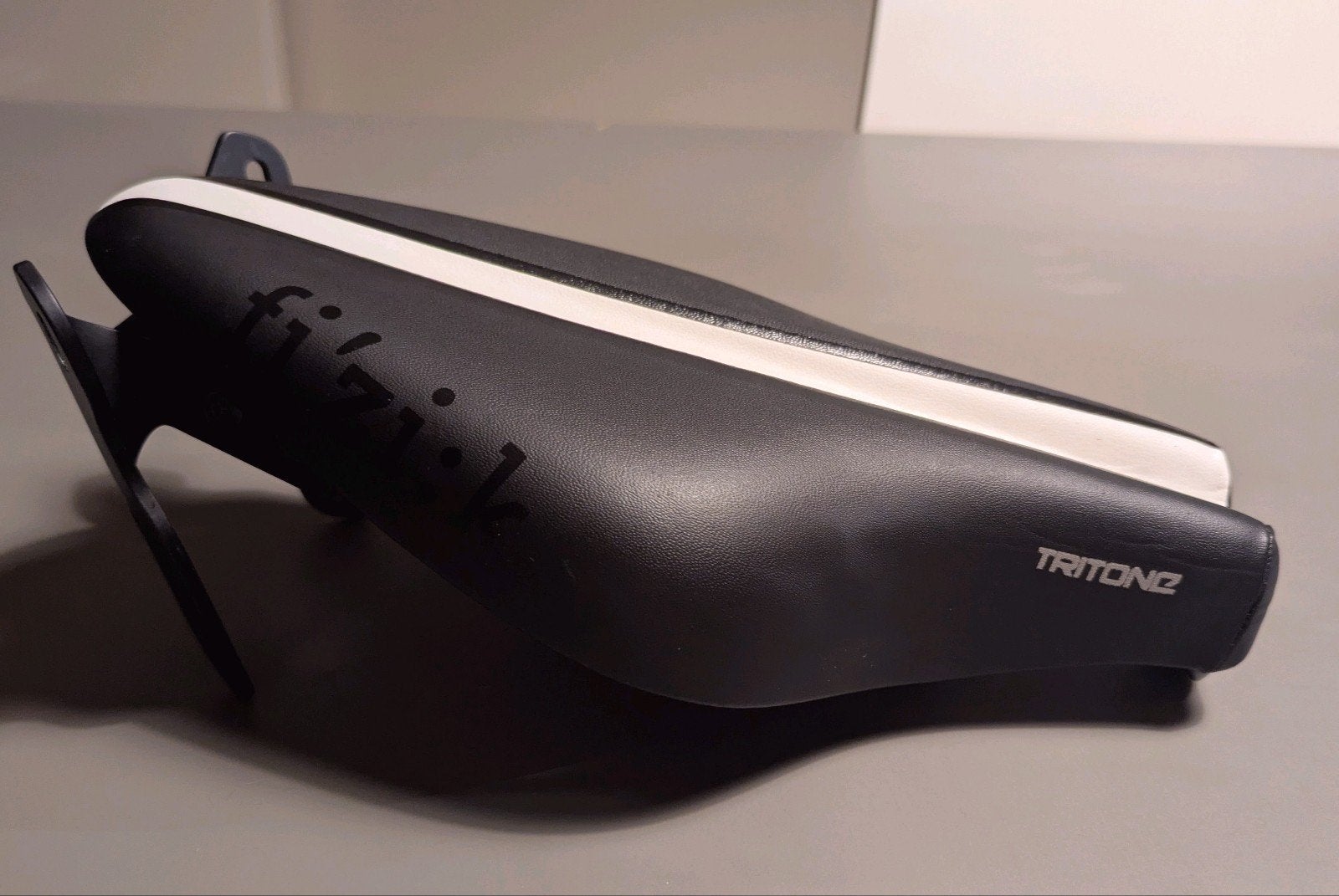 Fizik Tritone 5.5 triathlon en tijdrit zadel, Kunststof, Ophalen of Verzenden, Zo goed als nieuw, Tijdrit-/triatlonfiets