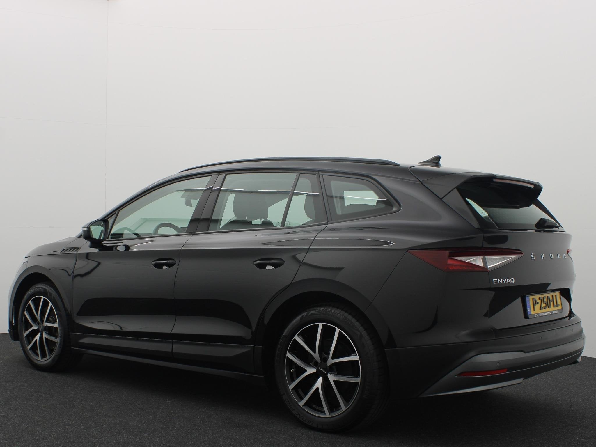Skoda Enyaq iV 60 SOH 89% / SFEER / CARPLAY / NAVI / CLIMA /, Auto's, Automaat, Achterwielaandrijving, Gebruikt, 1865 kg