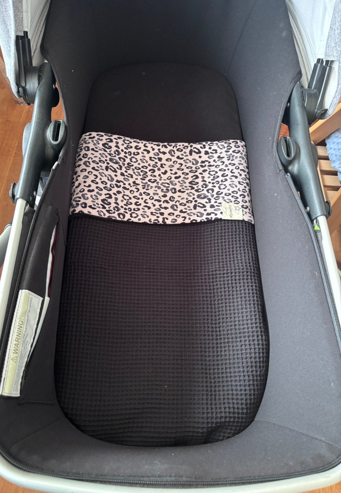 Nieuw, Kinderwagen dekentje met Roze Panterprint, Stofnestje, Wasbaar, Info@hetstofnestje.nl, Het Stofnestje, 70 cm