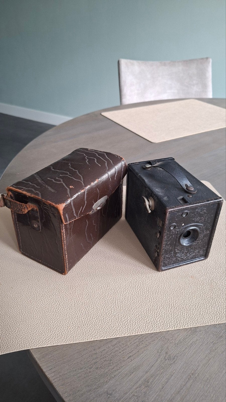 Vintage Boxcamera met Leren Hoes - Antieke Fotocamera, Ophalen, Gebruikt, Compact, Overige Merken