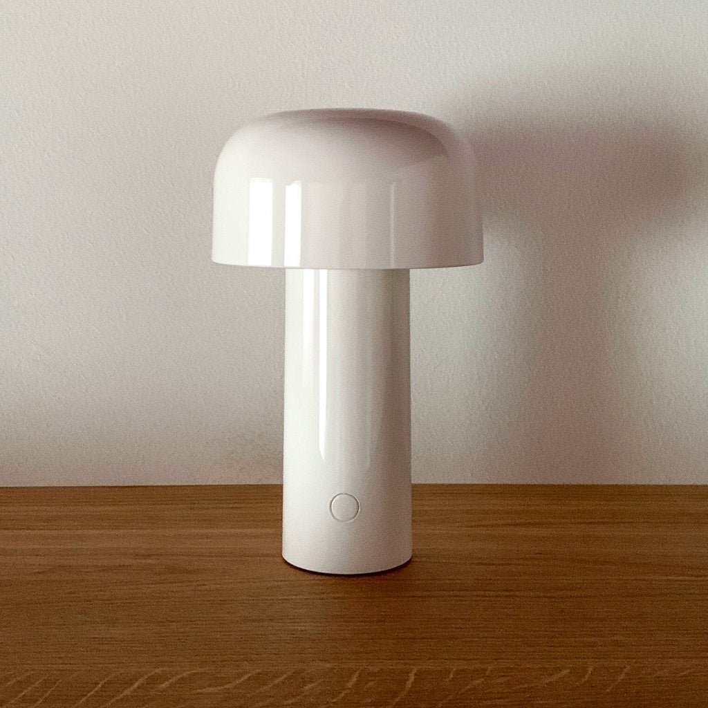 Flos Bellhop portable lamp wit oplaadbaar, Huis en Inrichting, Lampen | Tafellampen, Zo goed als nieuw, Oplaadbaar, Wit, Design