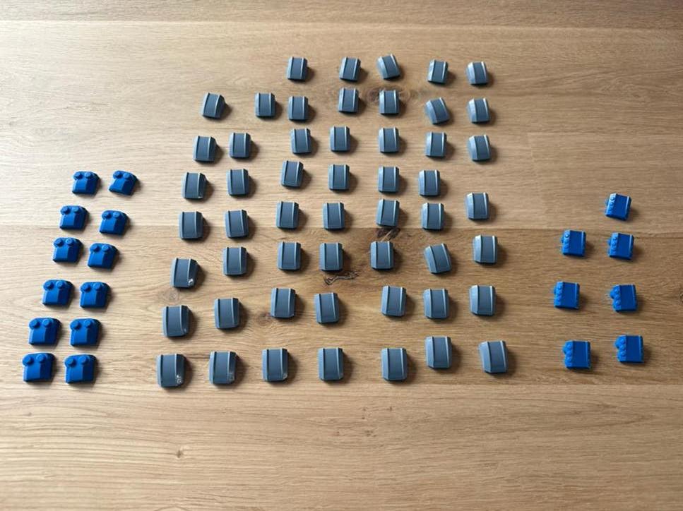 Lego Gebogen Helling met Lip Grijsblauw (47 stuks), Ophalen of Verzenden, Gebruikt, Losse stenen, Lego