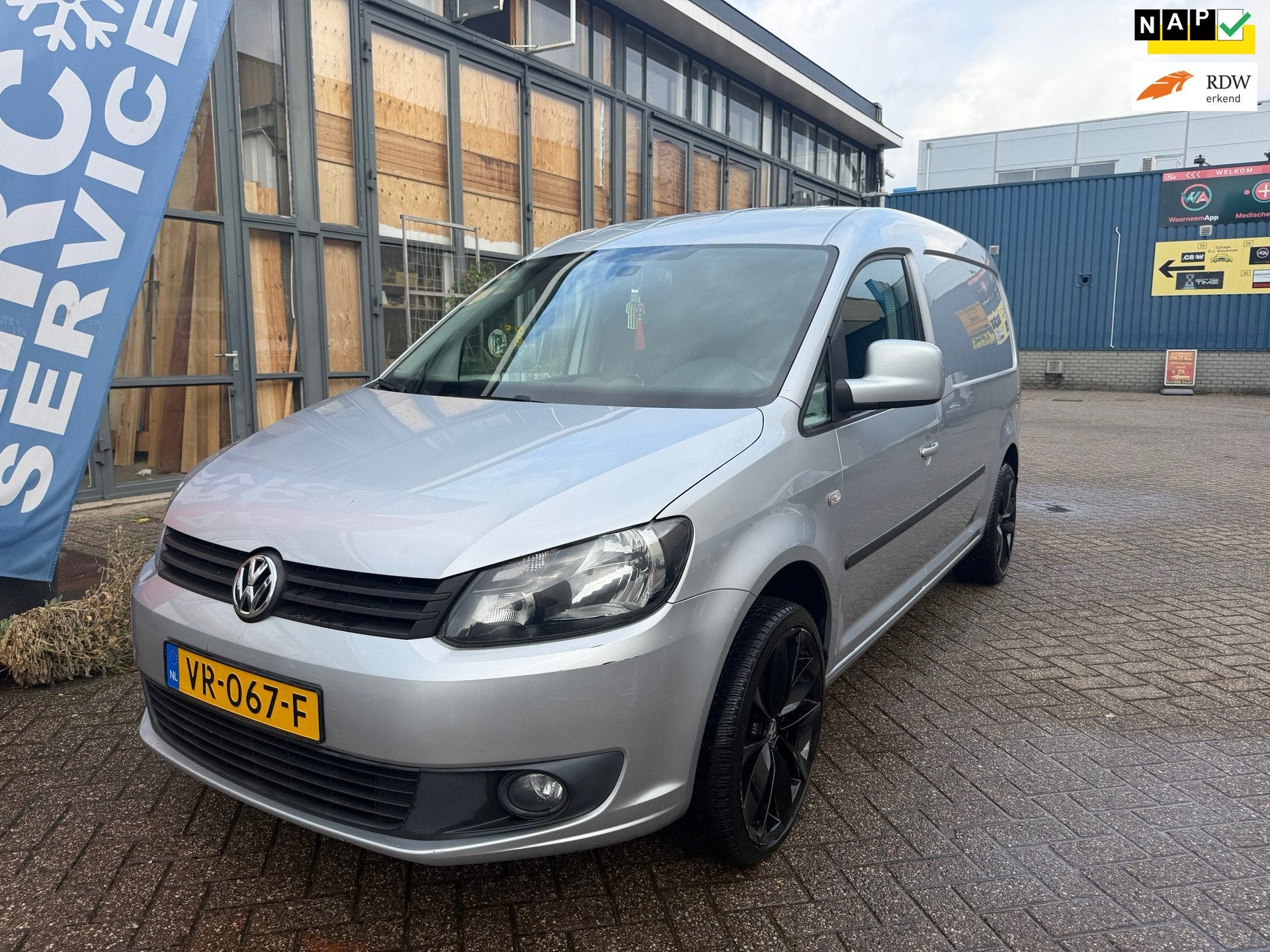 Volkswagen Caddy 1.6 TDI Maxi L2H1 Highline Automaat Leder, Euro 5, Gebruikt, Zwart, 4 cilinders