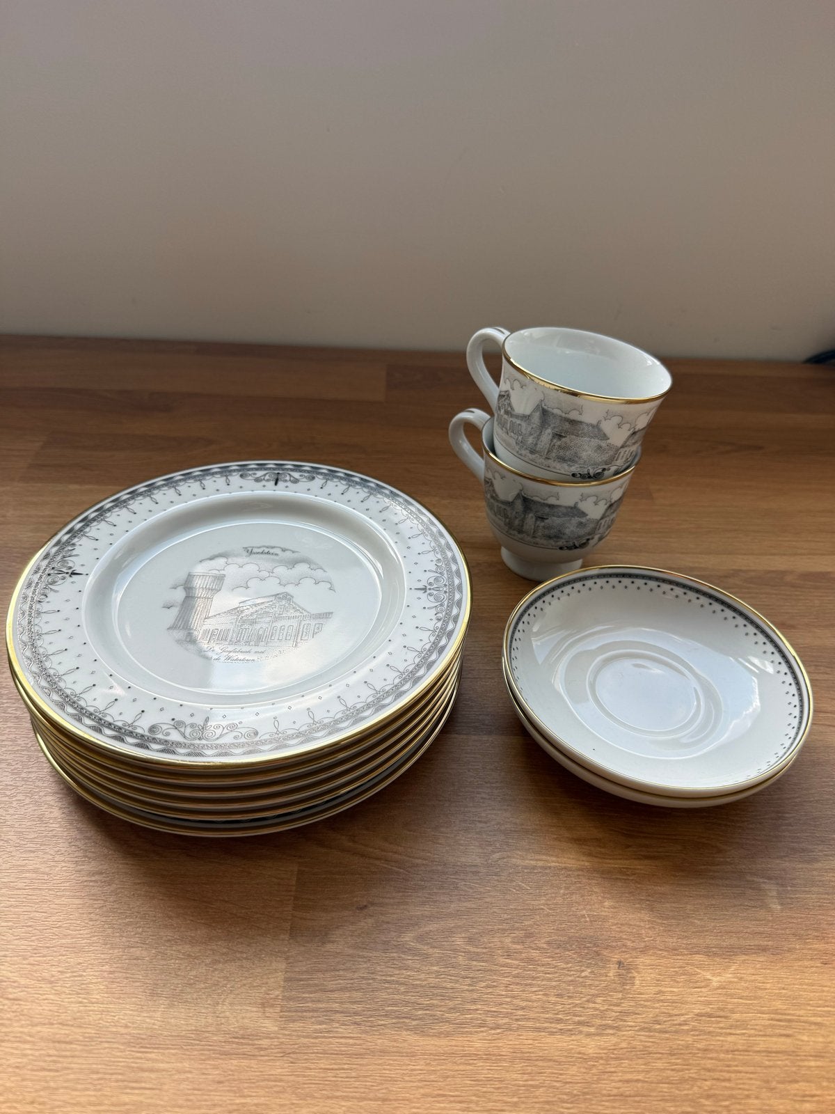 Exclusief kop- en schotelcollectie met 18-karaats goud, Ophalen of Verzenden