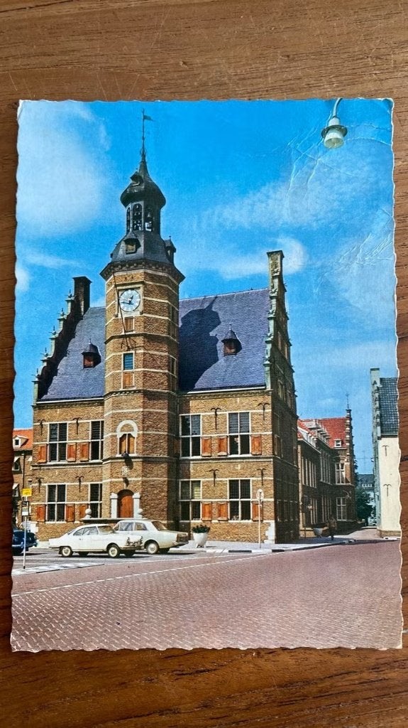 Gennip . Stadhuis/ oude auto’s. Jaren ’70, Ophalen of Verzenden, 1960 tot 1980, Gelopen, Limburg